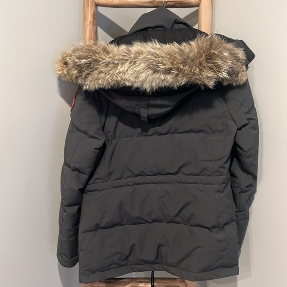 Canada Goose Chelsea Down Parka in Charcoal - Picture 14 of 15
